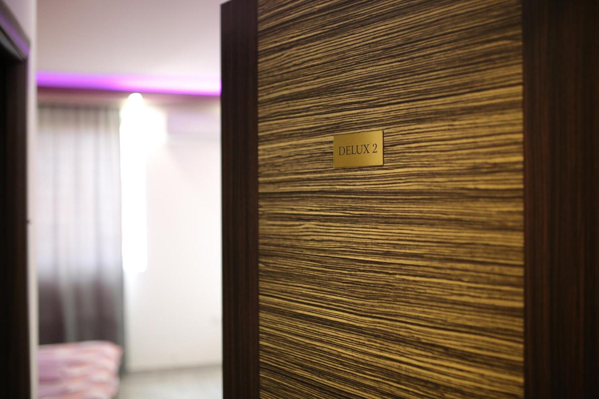 Golden Lux Apartments And Rooms クラグイェヴァツ 部屋 写真