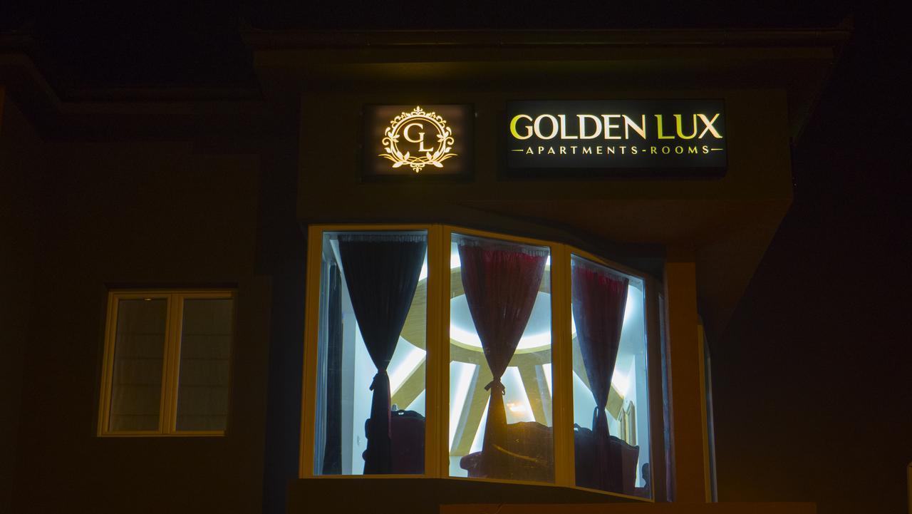 Golden Lux Apartments And Rooms クラグイェヴァツ エクステリア 写真